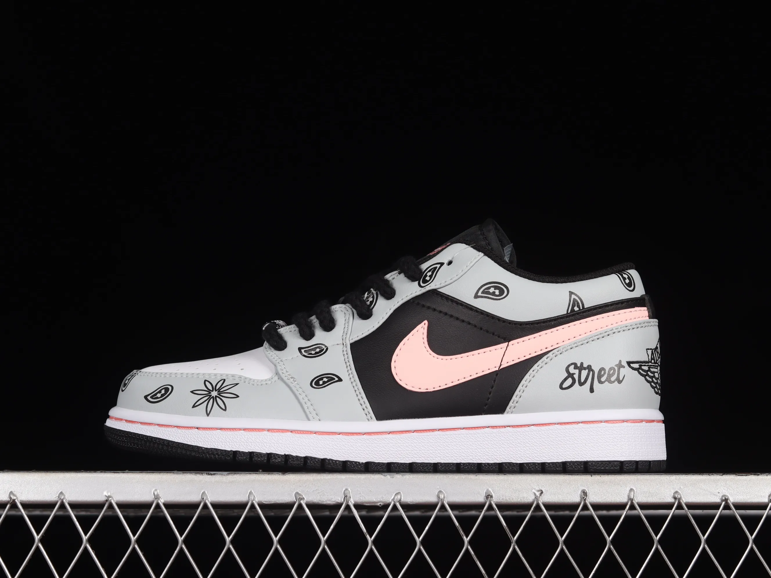All categories Air Jordan Jordan series basketball shoes Air Jordan 1 Low Air Jordan 1 Low AJ1 Joe 1 customized sports culture basketball shoes 553558-062